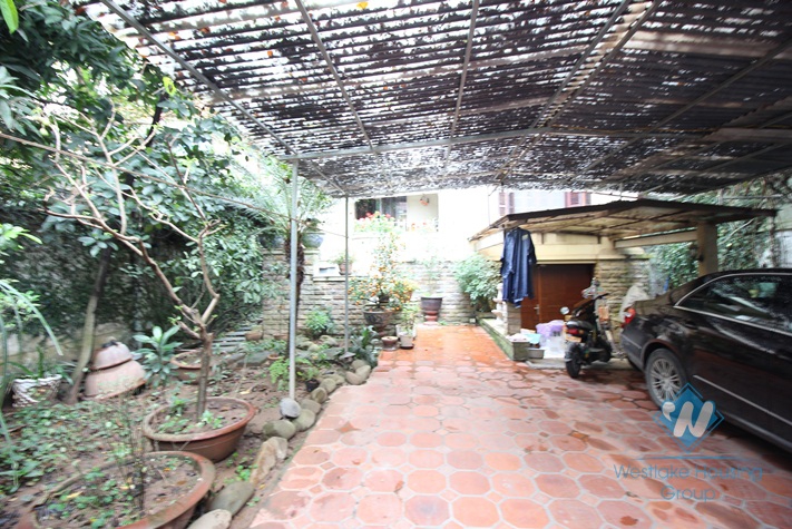 Green villa for rent in Tay Ho, Ha Noi